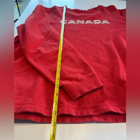 Hudson’s Bay-Team Canada Crewneck 🇨🇦 - Picture 3 of 10